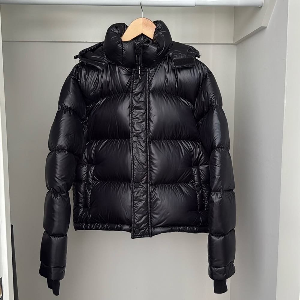 Aritzia Super Puff Shorty - XS, Black high gloss
